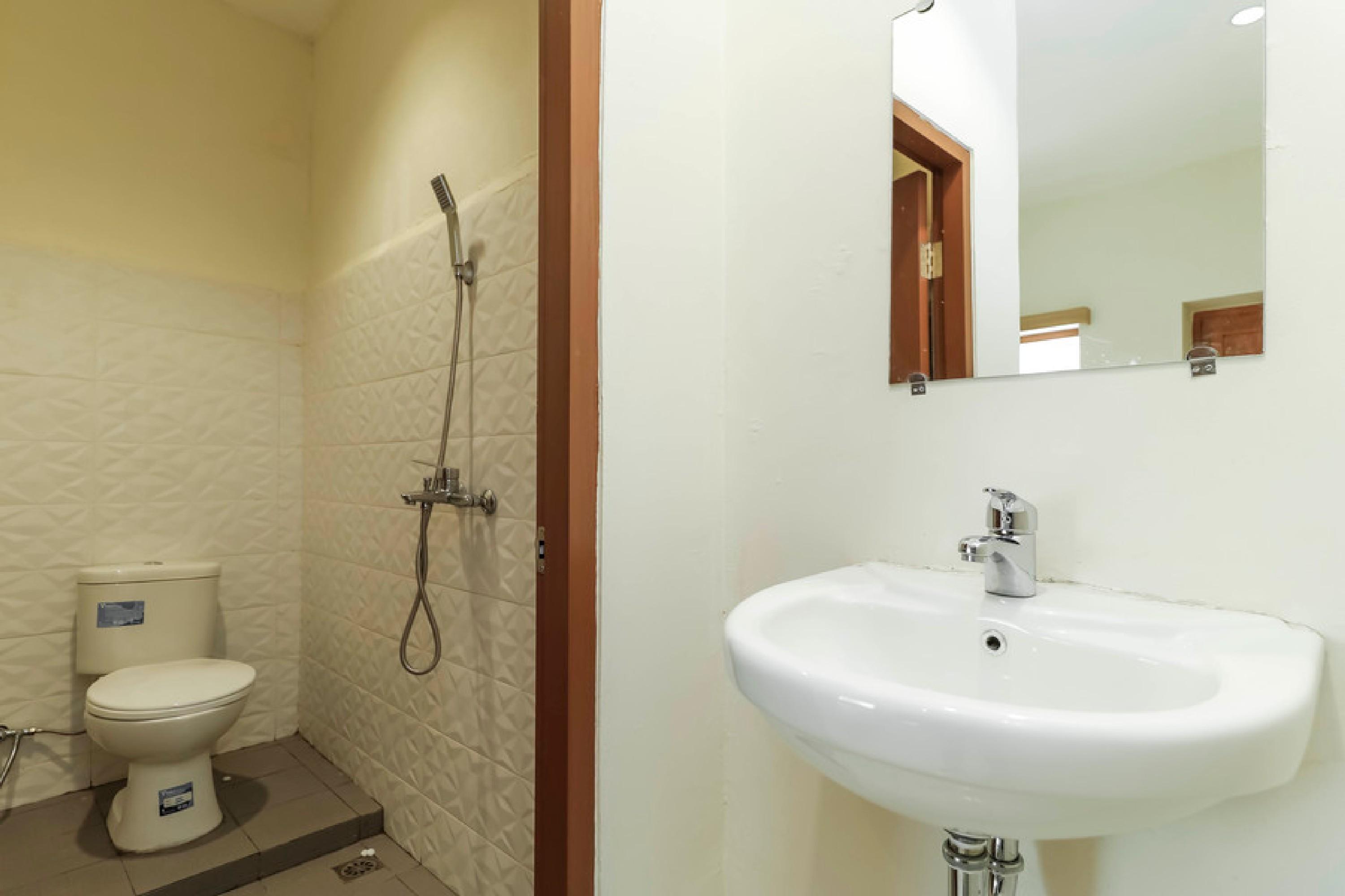 RedDoorz Plus @ Slamet Riyadi Solo Exterior foto